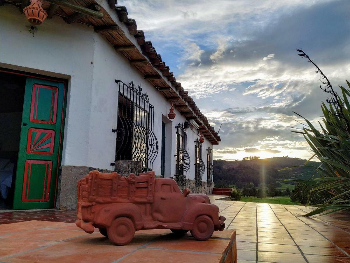 Cabañas&Glamping ILLARI Boutique Paipa Extérieur photo